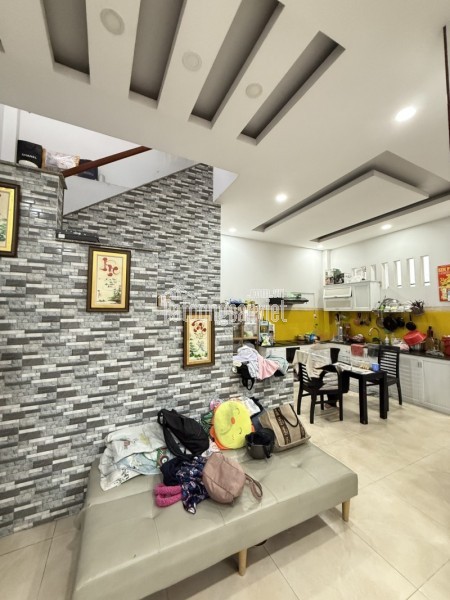 Nhà Gò Vấp 50m2, Xe hơi ngủ nhà, Ngang hơn 4M, 4PN, Thương lượng mạnh