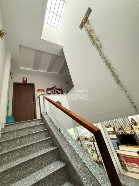 Nhà Gò Vấp 50m2, Xe hơi ngủ nhà, Ngang hơn 4M, 4PN, Thương lượng mạnh