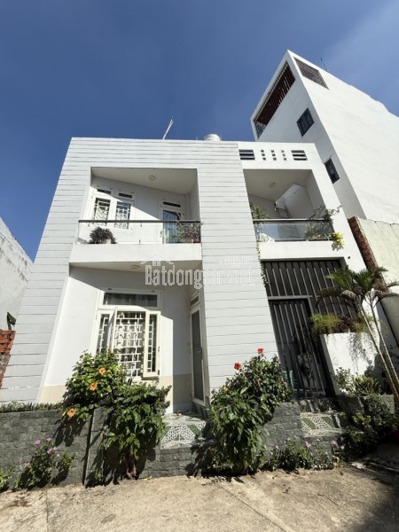 Nhà Gò Vấp 50m2, Xe hơi ngủ nhà, Ngang hơn 4M, 4PN, Thương lượng mạnh