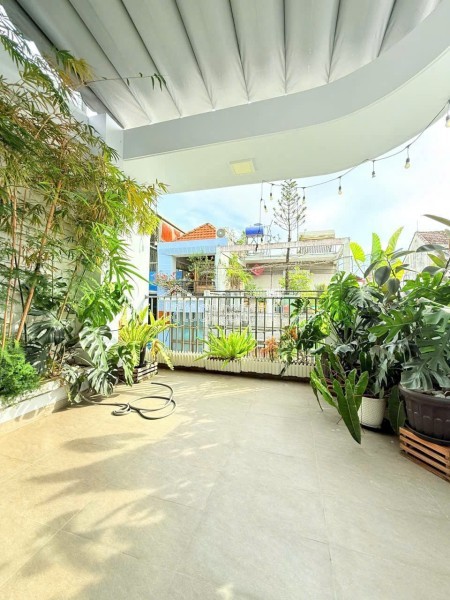 35 Triệu: thuê nguyên căn Quận 1 TRẦN KHÁNH DƯ- xe hơi trong nhà- 5m Ngang 5 tầng nhiều cửa sổ lớn