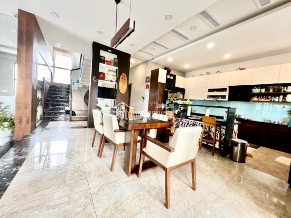 Biệt Thự Châu Âu 600m² Đường Thạnh Xuân, Phường Thạnh Xuân, Quận 12 Chỉ 36.88 Tỷ