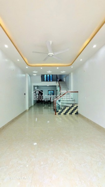 BÁN NHÀ 4 TẦNG NGAY GẦN CHỢ KÌ BÁ, VỪA Ử VỪA KINH DOANH, NHÀ ĐẸP, HIỆN ĐẠI