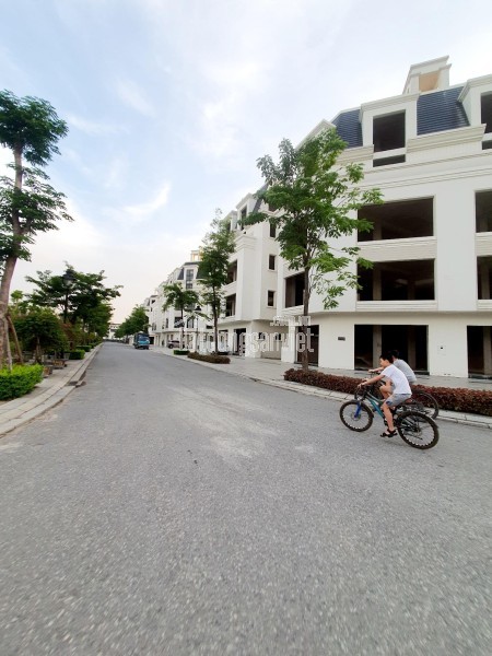 Nhà YÊn Vĩnh 30m2, Sở hữu ngõ riêng, nông, thẳng tắp, sát vách khu đô thị Hinode