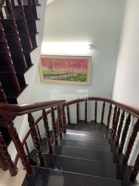 90m2 - Giá 16.5 tỷ - 4 tầng - 5PN - đường Số 8 KDC Ven Sông, Q7