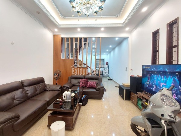 Bán nhà mặt phố Ngọc Lâm 68m2, 5 tầng, kinh doanh đỉnh, giá cực hiếm