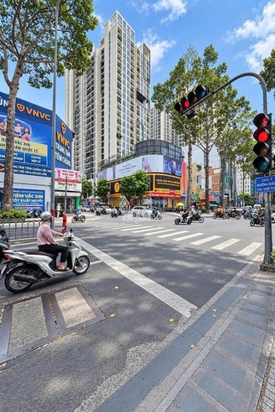 Bán Gấp MT Đường 3/2 Phường Vườn Lài ( Quận 10 cũ)  5 Tầng  2 Mặt Thoáng