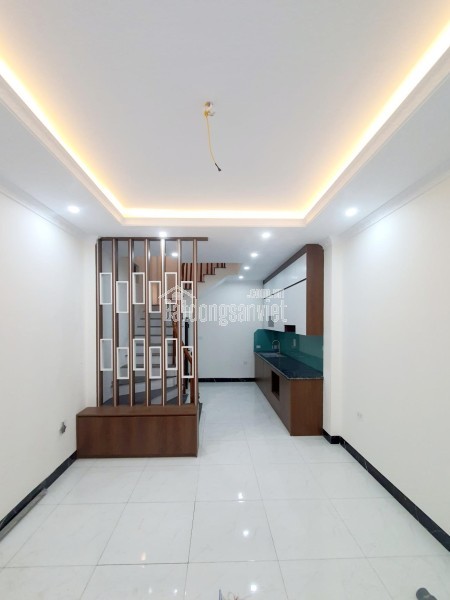 H Đường thông, ô tô qua cửa, ngay trường Hoài Đức A, nhà Kim Chung, 4,5 tầng 36m2 giá 5 tỷ 7