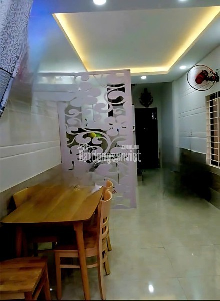 CMT8 - NHÀ ĐẸP 2 TẦNG - GẦN CHỢ PHẠM VĂN HAI - CHỈ 5.X TỶ