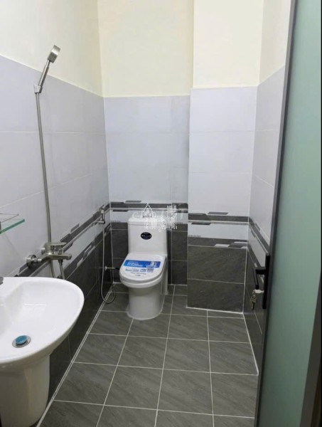 Bán nhà mới 100% 1 trệt 3 lầu tại ĐS9, P. BHH, Bình Tân