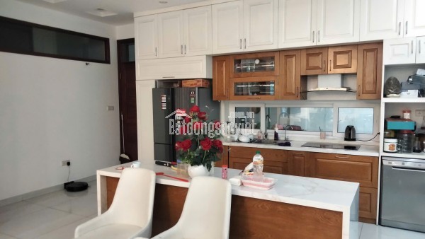 Bán đất tái định cư phố Cổ Linh – Lô góc 68m2, mặt đường 17m, gần Aeon Mall