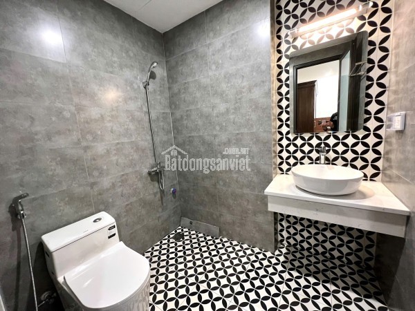 Bán đất Mặt công Viên Tái định cư Ngọc Thụy 70m2 Giá tốt