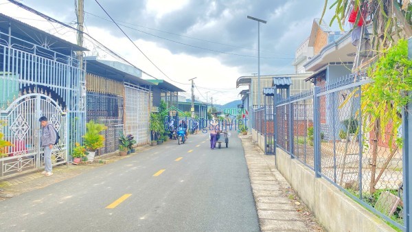 Đất mặt tiền nhựa chính hoàng quốc việc, đức trọng, lâm đồng