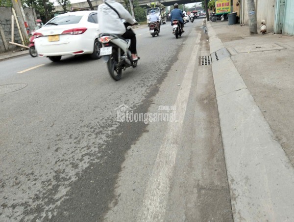 Nhà Cấp 4 Kiên Cố – Hẻm Xe Hơi, Nguyễn Duy Trinh - Phường Phú Hữu – Sổ Đẹp – giá 8 tỷ 5