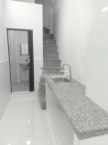 Nhà mới 3 tầng Dương Bá Trạc P2 Q8. Giá chỉ 2.86 tỷ TL