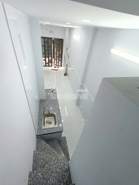 Nhà mới 3 tầng Dương Bá Trạc P2 Q8. Giá chỉ 2.86 tỷ TL