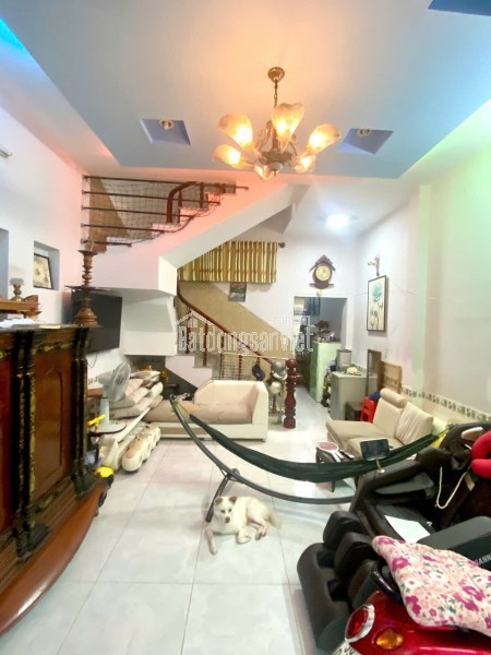 Nhà mới 3 tầng Dương Bá Trạc P2 Q8. Giá chỉ 2.86 tỷ TL