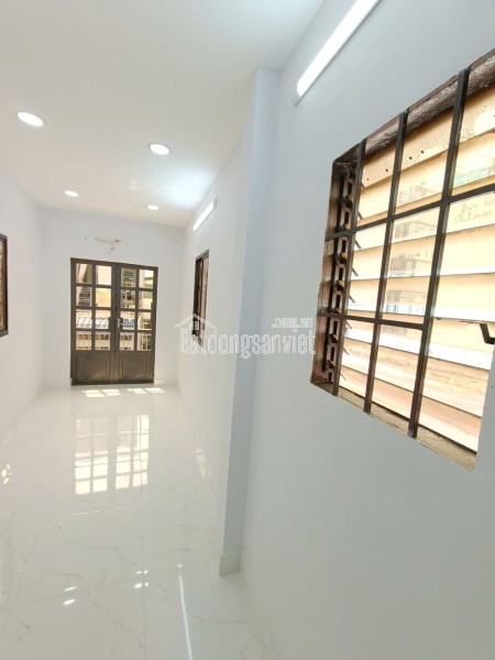 Nhà mới 3 tầng Dương Bá Trạc P2 Q8. Giá chỉ 2.86 tỷ TL