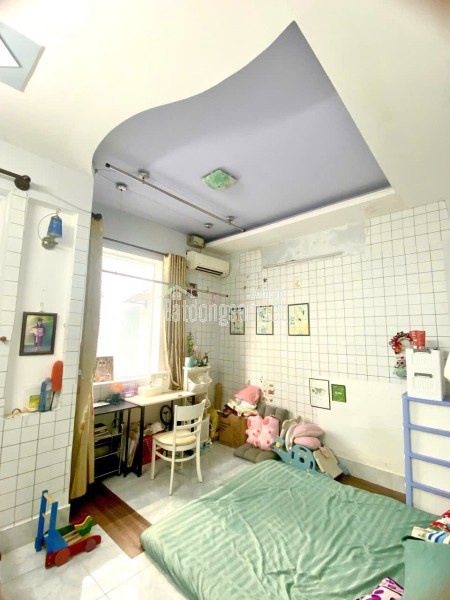 Nhà mới 3 tầng Dương Bá Trạc P2 Q8. Giá chỉ 2.86 tỷ TL