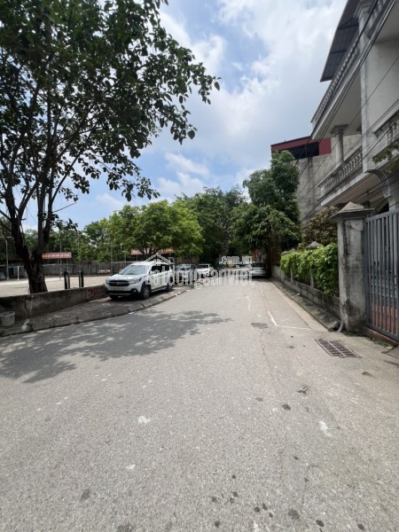 NGUYỄN VĂN LINH,LONG BIÊN 13tỷ 95m NGÕ Ô TÔ THÔNG,KINH DOANH CHO THUÊ ĐÌNH