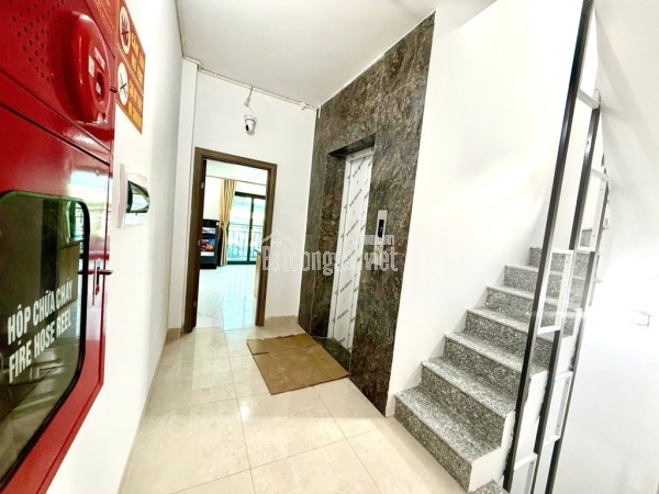 OTO ĐỖ CỬA - CĂN HỘ DV 7 TẦNG THANG MÁY GÀ ĐẺ TRỨNG VÀNG - 18 PHÒNG KHÉP KÍN FULL NỘI THẤT
