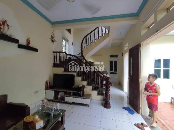 Bán nhà ngõ Yên Duyên, Hoàng Mai, HN. DT 1135m2, 2 tầng, 3PN, sổ đỏ chính chủ. Giá 10 tỷ. LH: