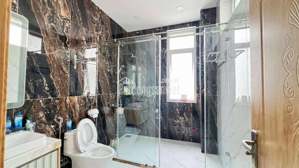 Cho thuê gấp mặt bằng kinh doanh Mặt tiền Nguyễn Trãi Quận 5 TP.HCM