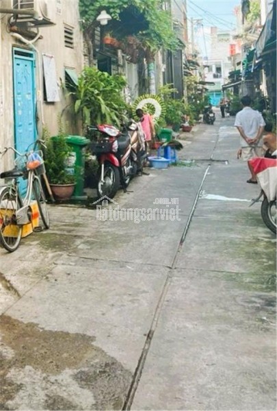 Bán nhà Quận Bình Tân, ĐẦU TƯ - HẺM RỘNG 5M - HƯỚNG ĐÔNG, 36M2 X 2 TẦNG Chỉ 2.8 TỶ