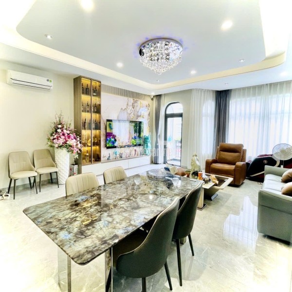 5 Tỷ nhỉnh: VĨNH VIỄN Quận 10, 3mx11m, 4 tầng 4 Phòng ngủ Full nội thất Ở ngay Thuê liền 0933910039
