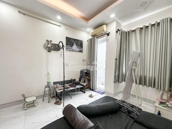 NHÀ 5 TẦNG TÔN ĐẢN QUẬN 4 – GIÁ CHỈ 5 TỶ – NGAY TRUNG TÂM – Ở NGAY HOẶC KHAI THÁC CHDV