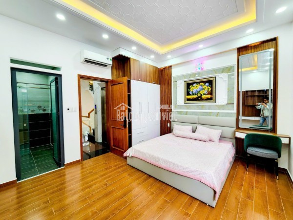Nhà mặt tiền Huỳnh Tấn Phát, Nhà Bè: 5x16m, 3 tầng, sổ hồng, giá chỉ 9,6 tỷ. Đầu tư sinh lời cao!