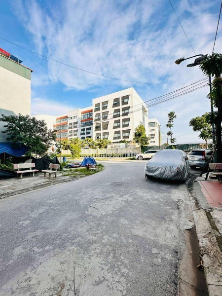 BÁN NHÀ MỚI NGAY NHỔN-ĐẦY ĐỦ NỘI THẤT-OTO ĐỖ CỬA.