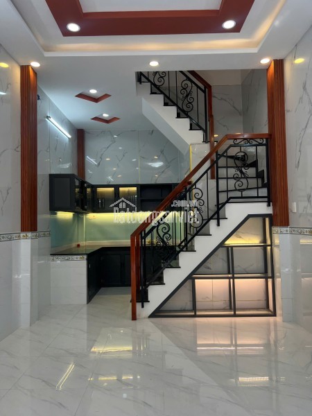 Nhà góc 2 tầng (7.7x13m) gần mặt tiền Dương Bá Trạc P1Q8. Giá 6.2 tỷ