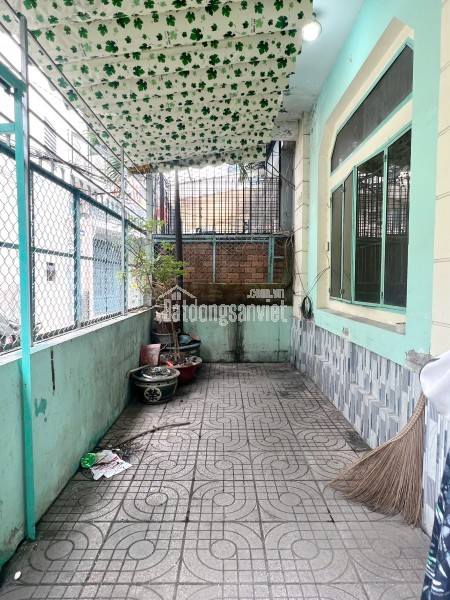 Nhà góc 2 tầng (7.7x13m) gần mặt tiền Dương Bá Trạc P1Q8. Giá 6.2 tỷ