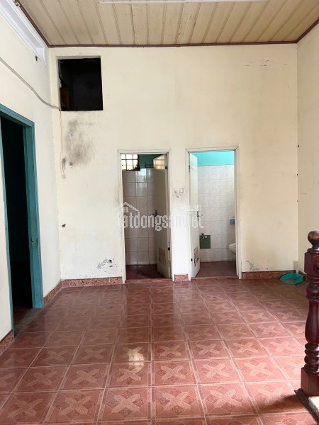 Nhà góc 2 tầng (7.7x13m) gần mặt tiền Dương Bá Trạc P1Q8. Giá 6.2 tỷ