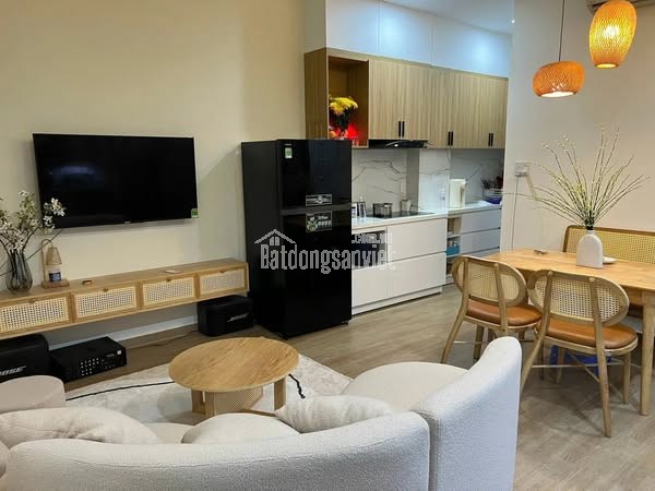 Bán nhà 2,5 tầng đường Nguyễn Chánh – trục đường Kinh doanh
