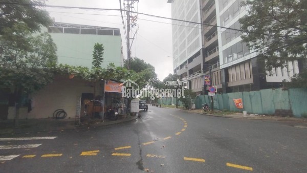 Bán nhà 2,5 tầng đường Nguyễn Chánh – trục đường Kinh doanh