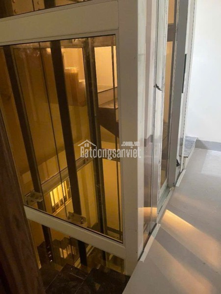 Nhà Trích Sài, 6 tầng thang máy, diện tích 43m, mặt. tiền 3m thoáng đẹp.