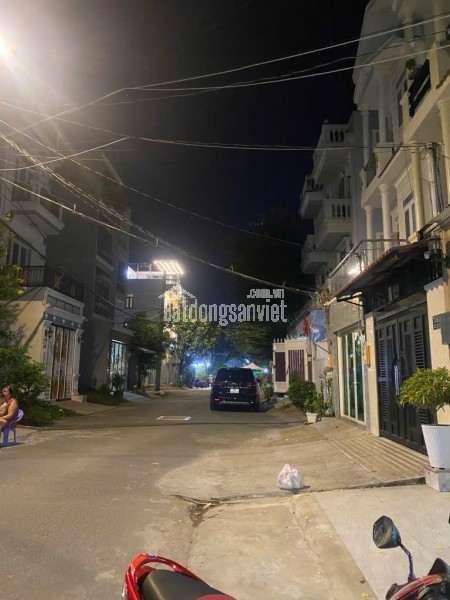 **Tuyệt Phẩm Nhà Trong Ngõ Chuyên Dùng 9, Quận 7: 74m2, 2 Tầng, 3PN, Sổ Đỏ, Giá Chỉ 5.7 Tỷ!**