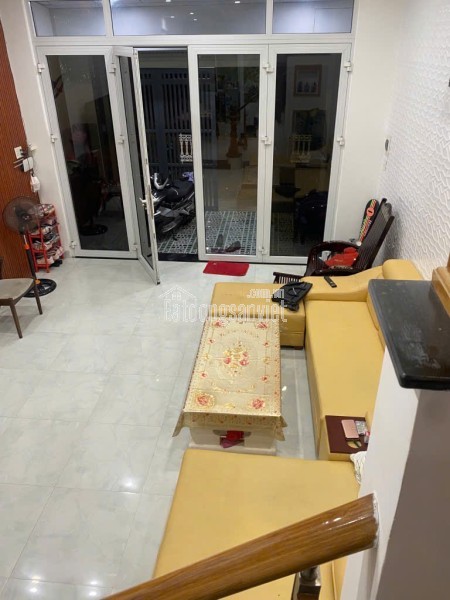 **Tuyệt Phẩm Nhà Trong Ngõ Chuyên Dùng 9, Quận 7: 74m2, 2 Tầng, 3PN, Sổ Đỏ, Giá Chỉ 5.7 Tỷ!**