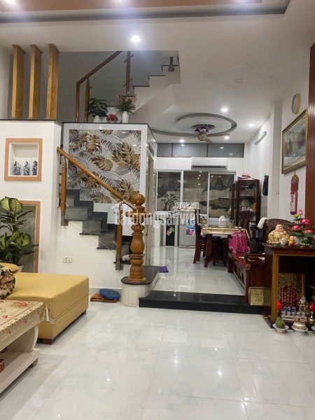 **Tuyệt Phẩm Nhà Trong Ngõ Chuyên Dùng 9, Quận 7: 74m2, 2 Tầng, 3PN, Sổ Đỏ, Giá Chỉ 5.7 Tỷ!**
