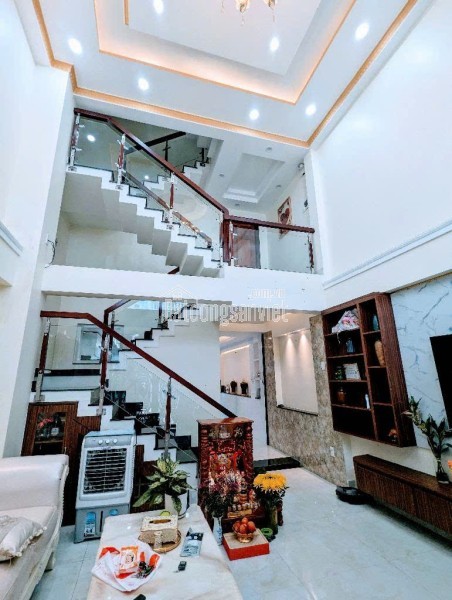 **Tuyệt Phẩm Nhà Trong Ngõ Chuyên Dùng 9, Quận 7: 74m2, 2 Tầng, 3PN, Sổ Đỏ, Giá Chỉ 5.7 Tỷ!**