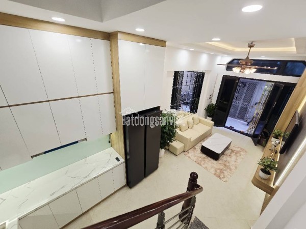 NHÀ DÂN XÂY 5 TẦNG FULL - CÓ HOÀN CÔNG - GẦN PHỐ - NGÕ RỘNG THOÁNG - NỘI THẤT SANG XỊN & CHỦ TẶNG