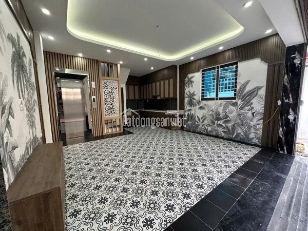 Bán nhà Cổ Linh 35m 7 tầng thang máy, lô góc, ô tô hơn 8 tỷ