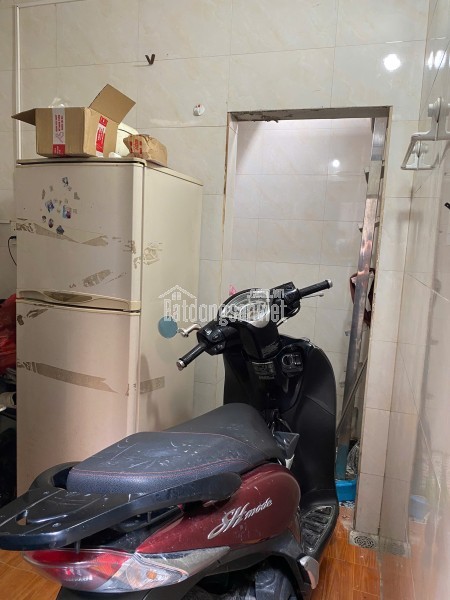 BÁN TIỆM QUẦN ÁO MẶT NGÕ HAI BÀ TRƯNG ( CÁT DÀI)