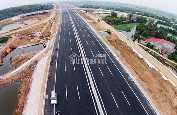 lô 2 mặt tiền nhựa ngay TTHC chơn thành 1ty2/200m2