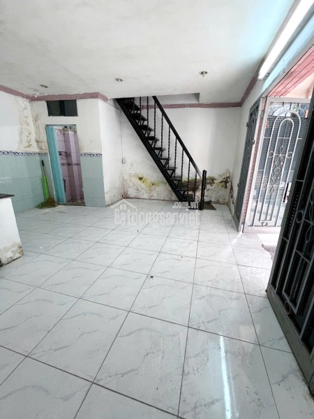 Nhà 4 tầng sát Mặt tiền Âu Dương Lân P3Q8. Chỉ có 5.6 tỷ TL