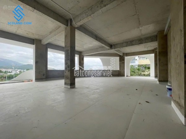 CHO THUÊ MẶT BẰNG MỚI XÂY 3 TẦNG – GÓC 2 MẶT TIỀN ĐƯỜNG VÀNH ĐAI – VIEW SÔNG MÁT MẺ – KĐT VCN