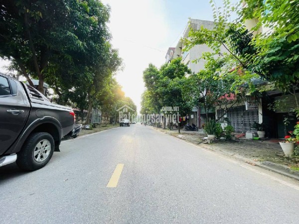 Vị trí ngõ 92 to rộng đẹp nhất tuyến phố Nguyễn Khánh Toàn, ngõ ô tô tránh, nhà mình cách ô tô