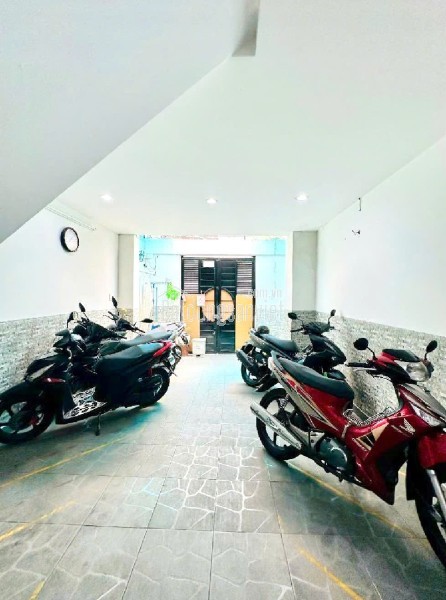 Bán nhà Quận 4- Doanh thu 3.6 tỷ/5năm- 6 Tầng 8 Căn hộ cao cấp duplex 52m2- HXH Nguyễn Khoái: 12 Tỷ