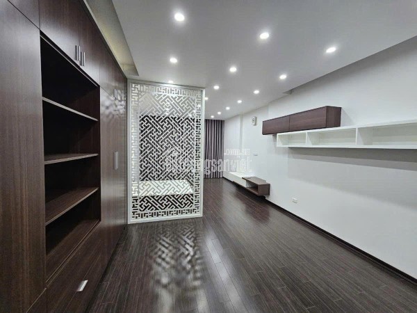 Bán nhà Thạch Bàn 50m 5 tầng Mt4.4m lô góc, oto giá 12.7 tỷ